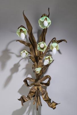 A large floral wall lamp made of brass with seven blossom-shaped lampshades, c. 1900/20 - Jugendstil and 20th Century Arts and Crafts