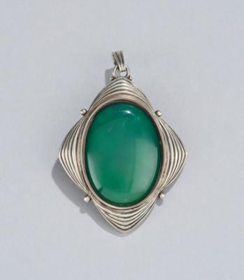 A silver pendant with chalcedony, Schmidhuber, Cologne - Jugendstil and 20th Century Arts and Crafts