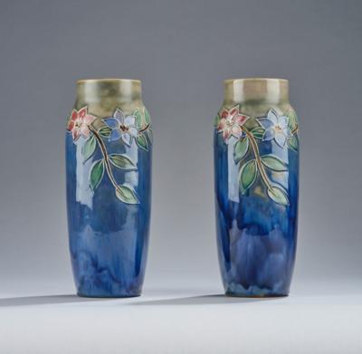 A pair of vases with raisede floral motifs, Royal Doulton, England, c. 1920/30 - Secese a umění 20. století