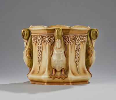 An octagonal vase with four stylised ducks, Amphorawerke Riessner, Stellmacher & Kessel, Thurn-Teplitz, c. 1900/18 - Secese a umění 20. století