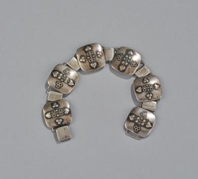 A silver bracelet with ornament and heart decoration in relief, Hilde Vollers, Hamburg, c. 1930 - Jugendstil and 20th Century Arts and Crafts