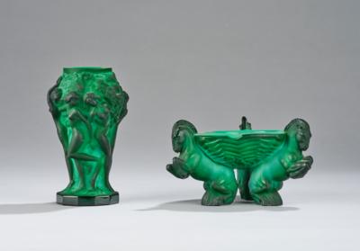 An ashtray with horses and a vase with a women’s roundel from the 'Ingrid' series, Curt Schlevogt, Gablonz a. d. N., ashtray designed by Arthur Plewa, glass melting and pressing by Josef Riedel, Polaun, 1934-1939 - Jugendstil e arte applicata del XX secolo