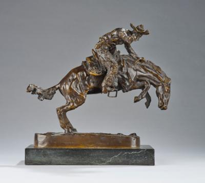 Frederic Remington, Bronzeobjekt "Bronco Buster" - Kleinode des Jugendstils & Angewandte Kunst des 20. Jahrhunderts
