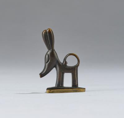 A dog (extinguisher), model number 9413, first designed in 1953, executed by Werkstätte Hagenauer, Vienna - Secese a umění 20. století