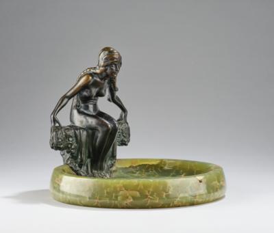 Josef Lorenzl (Wien, 1892-1950), Tischset mit sitzender weiblichen Bronzefigur, Wien, um 1920/30 - Kleinode des Jugendstils & Angewandte Kunst des 20. Jahrhunderts