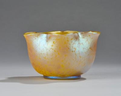 A bowl, Johann Lötz Witwe, Klostermühle, c. 1900 - Jugendstil e arte applicata del XX secolo