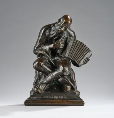 A bronze accordion player sitting, probably designed in Hungary, c. 1900/15 - Jugendstil e arte applicata del XX secolo