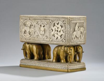 A centrepiece with Celtic symbols and hunting motifs, supported by elephants, Ernst Wahliss, Turn, Vienna c. 1911/15 - Jugendstil and 20th Century Arts and Crafts