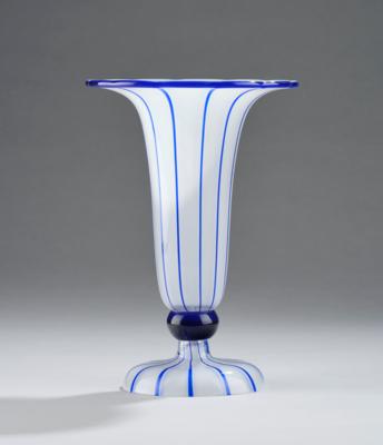 A vase with foot, Johann Lötz Witwe, Klostermühle, 1914 - Jugendstil e arte applicata del XX secolo