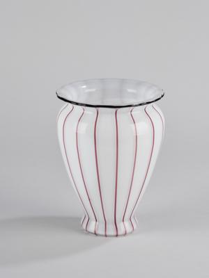 A vase with violet threads, Johann Lötz Witwe, Klostermühle, 1914 - Secese a umění 20. století