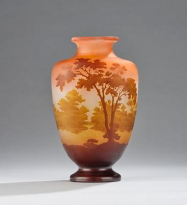 A vase with wooded and lakeside landscape, Emile Gallé, Nancy, c. 1920-36 - Secese a umění 20. století