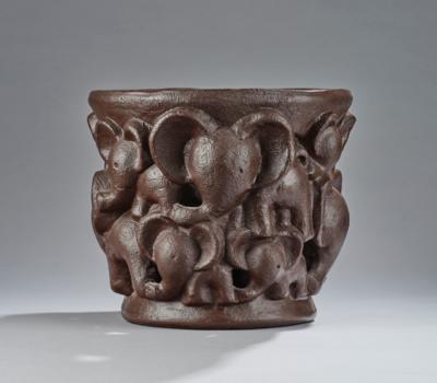 Walter Bosse, a large cachepot with elephants ("Elefantenblumentopf"), Vienna, Kitzbühel, as of 1947-51 - Jugendstil and 20th Century Arts and Crafts