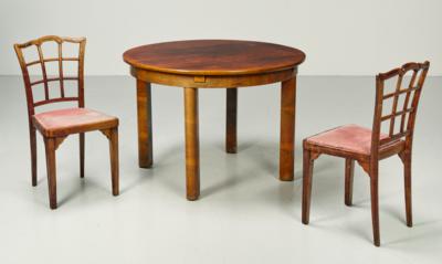 Two chairs in the manner of Otto Prutscher and a round extensible dinner table, Vienna, c. 1930/40 - Jugendstil e arte applicata del XX secolo