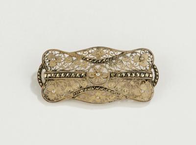 A silver brooch with floral decoration and marcasites, Lutz & Weiß GmbH, Pforzheim, c. 1925/30 - Jugendstil and 20th Century Arts and Crafts