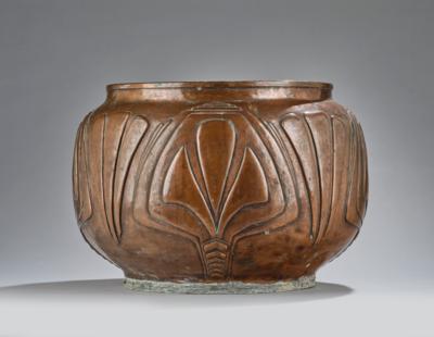 A large copper vase or flower pot with arabesque decoration, Josef Pfaffenmeier, Vienna, c. 1910 - Secese a umění 20. století