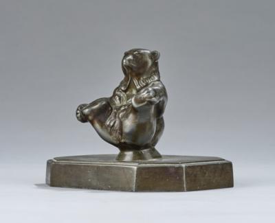 Just Andersen (Godhavn 1884-Glostrup 1943), a bear sitting, Denmark, c. 1930 - Jugendstil e arte applicata del XX secolo