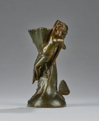 L. Bizard, a bronze vase with a nymph with butterfly wings and a butterfly, Salon des Beaux-Arts, c. 1900 - Jugendstil e arte applicata del XX secolo