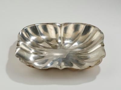 A bowl ('Schüssel'), designed by Alexander Sturm, Vienna, as of May 1922 - Jugendstil e arte applicata del XX secolo