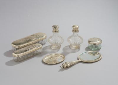 A seven-piece silver toilette set with hammered decoration and floral motifs, Brüder Frank, Vienna, by May 1922 - Jugendstil and 20th Century Arts and Crafts