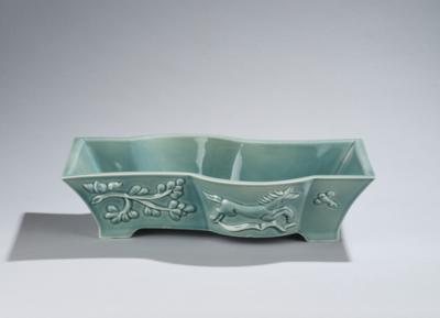 Vally Wieselthier, a large bowl with horses and vegetal motifs, General Ceramics, New Jersey, as of 1940 - Jugendstil e arte applicata del XX secolo