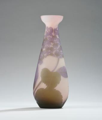 A vase “Hortensias”, Emile Gallé, Nancy, c. 1920 - Secese a umění 20. století