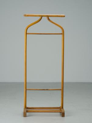 A valet stand (“Stummer Diener”), model number 133, executed by Gebrüder Thonet, Vienna - Jugendstil e arte applicata del XX secolo