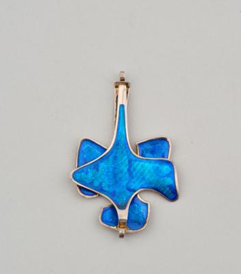 A sterling silver pendant with enamelling, designed by Born Sigurd Ostern, executed by David Andersen, Norway, c. 1970 - Jugendstil and 20th Century Arts and Crafts