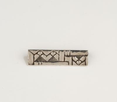 An Art Deco bar brooch with geometrical decoration made of 900 silver, Vienna, as of May 1925 - Secese a umění 20. století