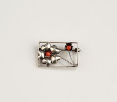 A silver brooch with floral motifs and coral, Friedrich Luttenberger, Vienna, as of May 1922 - Jugendstil and 20th Century Arts and Crafts
