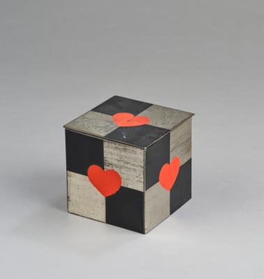 Eduard Scotland (1885-1945), a cubic Christmas box with heart decoration for Kaffee Haag, 1932 - Jugendstil e arte applicata del XX secolo