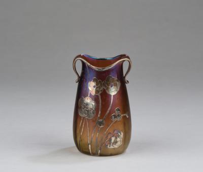 A handled vase with galvanoplastic decoration, Johann Lötz Witwe, Klosermühle, for E. Bakalowits, Söhne, Vienna c. 1902 - Secese a umění 20. století