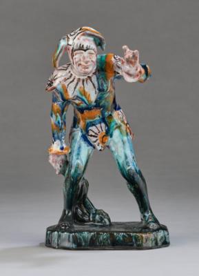 Josef Lorenzl, Harlequin standing with a hand puppet, on a rectangular base, model number 5558, designed in around 1925/26, executed by Wiener Manufaktur Friedrich Goldscheider, by c. 1941 - Jugendstil and 20th Century Arts and Crafts