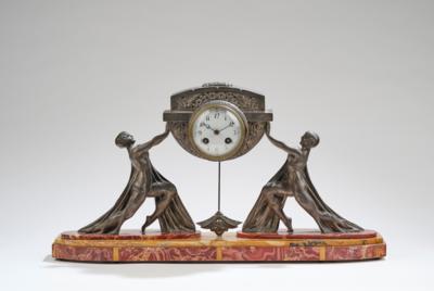 A mantel clock with two female figures, c. 1900 - Jugendstil e arte applicata del XX secolo