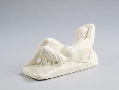 Liegende Frauenfigur, Modellnummer: 8577, Firma Zsolnay, Pécs, um 1900 - Kleinode des Jugendstils & Angewandte Kunst des 20. Jahrhunderts