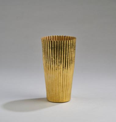 A brass vase, Austria, c. 1920 - Secese a umění 20. století