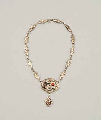A silver necklace with floral motifs and coral, probably Franz Rumwolf, Vienna, as of May 1922 - Jugendstil e arte applicata del XX secolo