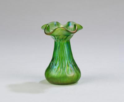 A vase, Johann Lötz Witwe, Klostermühle, c. 1900 - Jugendstil e arte applicata del XX secolo