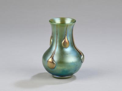 A vase with drop decor, Johann Lötz Witwe, Klostermühle, c. 1900 - Secese a umění 20. století