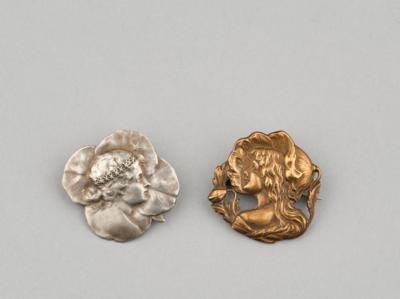 Two silver and brass brooches with female profile portraits, c. 1900 - Jugendstil and 20th Century Arts and Crafts