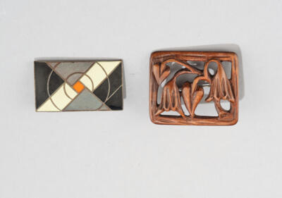 A carved wood brooch with bellflowers in the style of the Wiener Werkstätte and an enamelled brooch in constructivist style - Jugendstil and 20th Century Arts and Crafts