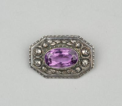 A brooch with rose décor and amethyst, Martin Mayer, Pforzheim and Mainz, c. 1910-15 - Jugendstil and 20th Century Arts and Crafts