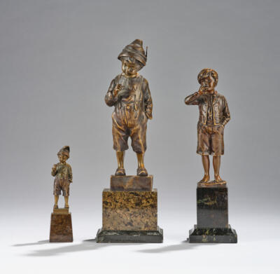 Three bronze figures of smoking boys, two objects by Julius Paul Schmidt-Felling, c. 1920 - Jugendstil e arte applicata del XX secolo