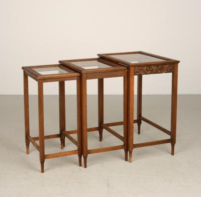 Three nesting tables, c. 1920 - Jugendstil e arte applicata del XX secolo