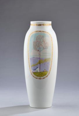 Franz Türcke, hohe Vase mit Landschaftsdekor und Häusern, auf der Rückseite mit einer Windmühle, Modell: 8478, Staatliche Porzellan Manufaktur, Berlin, bis 1992 - Kleinode des Jugendstils & Angewandte Kunst des 20. Jahrhunderts