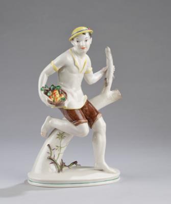 Hugo Meisel, a boy with an apple basket, model number 438, designed in 1923, executed by Schwarzburger Werkstätten, Unterweißbach - Jugendstil e arte applicata del XX secolo