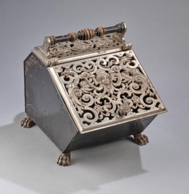 A coal scuttle with historical decoration, c. 1900 - Jugendstil e arte applicata del XX secolo