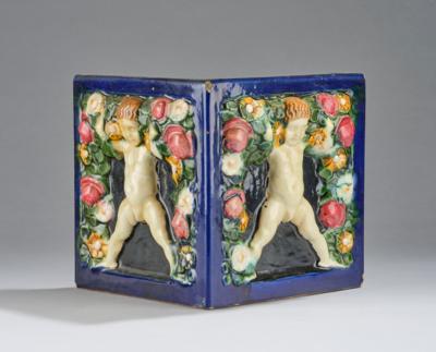 Michael Powolny/Bertold Löffler, zwei Fliesen als Ecke gestaltet, vgl. WK Modellnummer: 106, wohl Wiener Keramik, um 1911 - Kleinode des Jugendstils & Angewandte Kunst des 20. Jahrhunderts