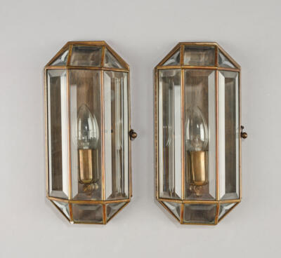 A pair of wall lamps made of brass and bevelled glass, c. 1900/20 - Secese a umění 20. století