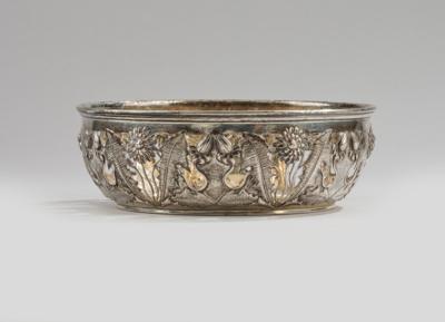 A silver bowl with dandelion decor, Gebrüder Deyhle, Schwäbisch-Gmünd, c. 1900/15 - Jugendstil e arte applicata del XX secolo