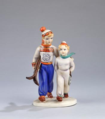 Stephan Dakon, "Schiläufergruppe", Modellnummer: 2002, Firma Keramos, Wien, bis ca. 1949 - Kleinode des Jugendstils & Angewandte Kunst des 20. Jahrhunderts